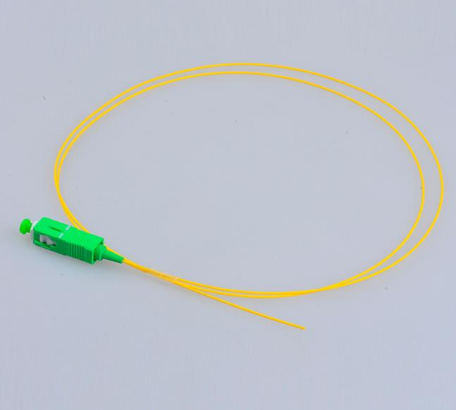 ضفيرة البصرية SC / APC المفردة G657A1 البسيط 2.0MM كابل أصفر