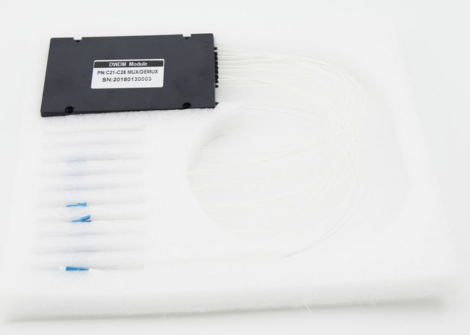 عالية الدقة DWDM المضاعف المركزي الطول الموجي 8 قنوات انخفاض خسارة الإدراج