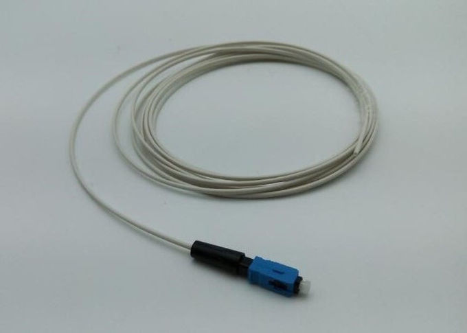 FTTH إسقاط كابل الألياف البصرية موصل سريع قبل مصقول 50MM المحرز في الموقع