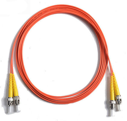62.5 / 125 دوبلكس برتقالي الألياف البصرية التصحيح الحبل ، 5Mtrs PVC Lc إلى الشوري كابل 1310nm / 1550nm الطول الموجي المزود
