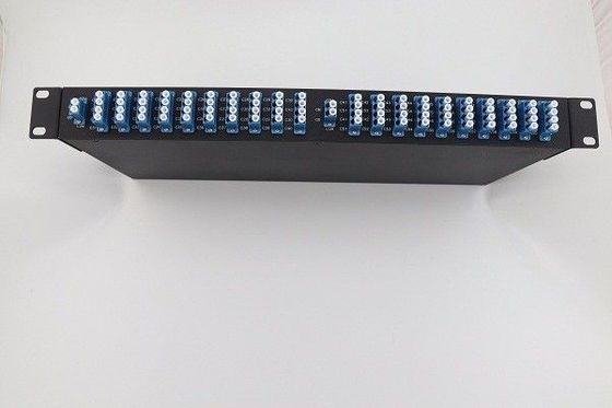 LC / UPC موصلات DWDM Mux Demux 1537.40nm الطول الموجي لمكبر الألياف الضوئية المزود
