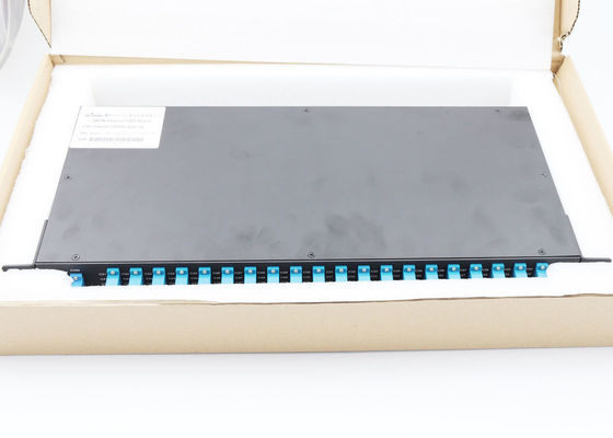 LC / UPC موصلات DWDM Mux Demux 1537.40nm الطول الموجي لمكبر الألياف الضوئية المزود